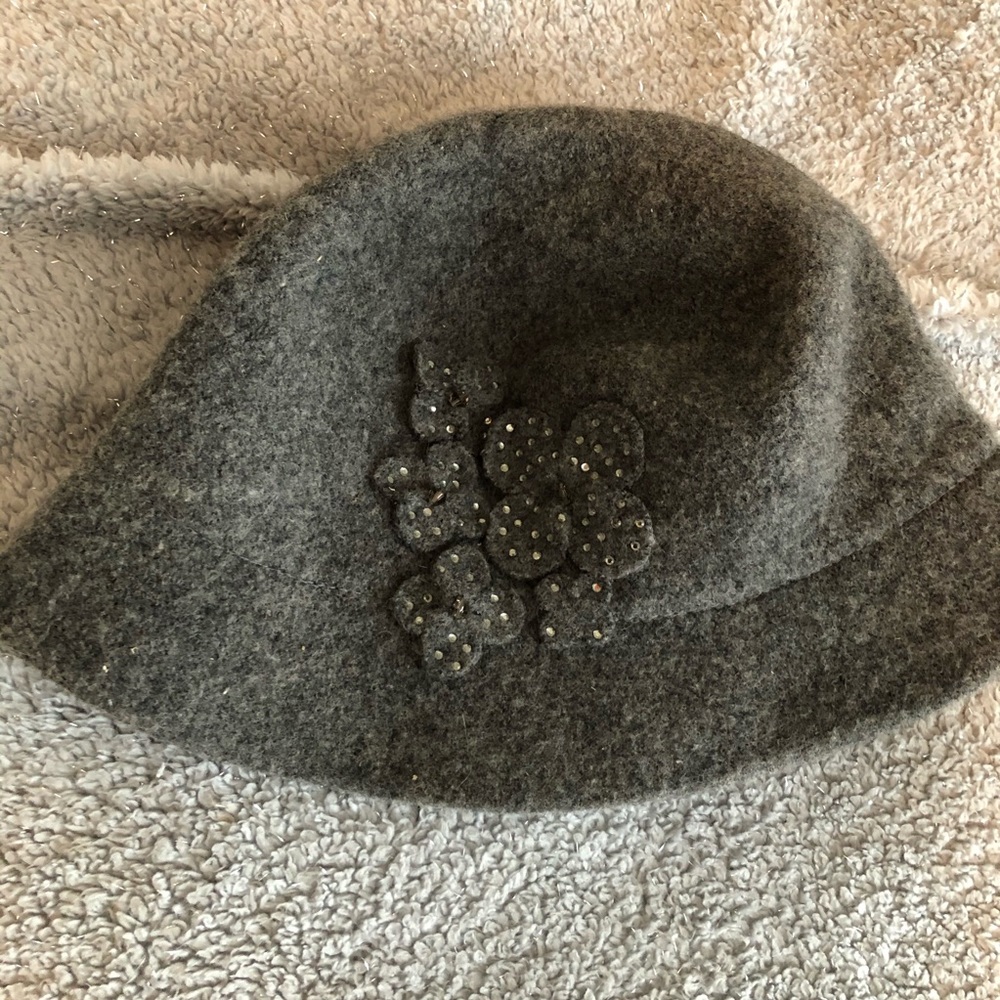 Nine West bucket hat
